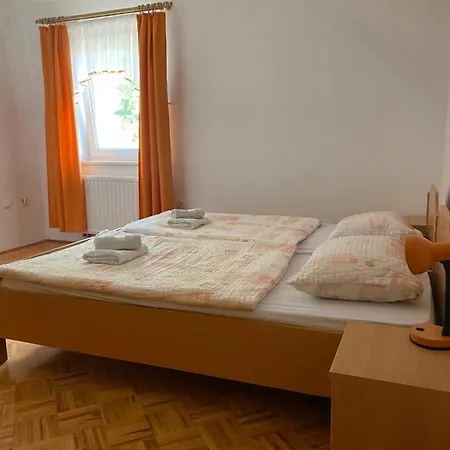 Farm stay Kmetija Knavs *